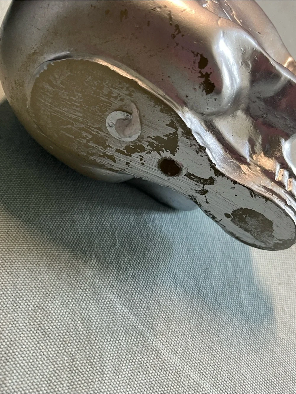 NWOT D.L. & Co. Silver Skull Sculpted Candle